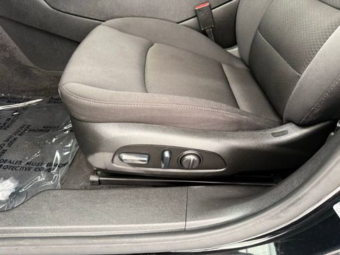 Used 2025 Chevrolet Malibu LT FWD image 13