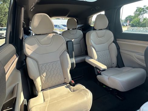 Certified 2025 Volvo EX90 Plus image 12