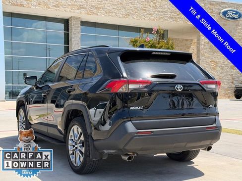 Used 2023 Toyota RAV4 XLE Premium FWD image 10