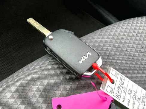 Used 2024 Kia Soul LX w/ Option Group 015 image 12