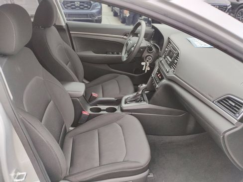 Used 2018 Hyundai Elantra SE FWD image 32