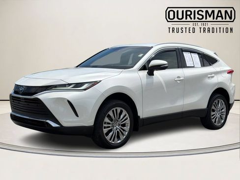 Used 2022 Toyota Venza XLE AWD/4WD image 2