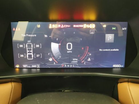 Used 2025 GMC Canyon AT4 image 12