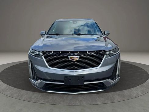 Used 2020 Cadillac XT6 Premium Luxury AWD/4WD image 2