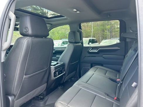 Used 2023 GMC Sierra 1500 SLT w/ SLT Premium Package AWD/4WD image 23
