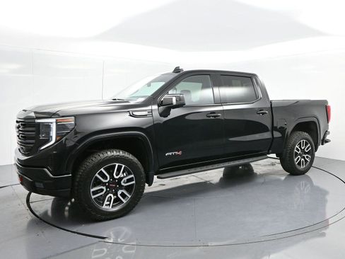 Used 2024 GMC Sierra 1500 AT4 w/ Technology Package image 3