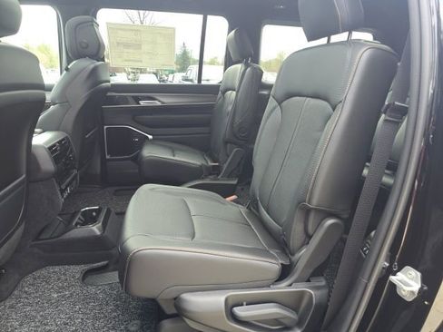 New 2026 Jeep Grand Wagoneer 4WD image 27