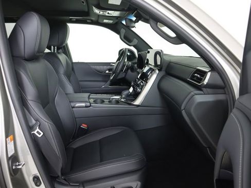 New 2026 Lexus LX 700h Luxury image 13