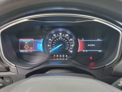 Used 2020 Ford Fusion SE AWD/4WD image 30
