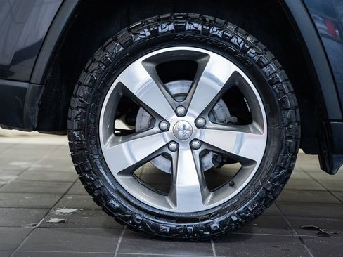 Used 2014 Jeep Grand Cherokee Limited image 23