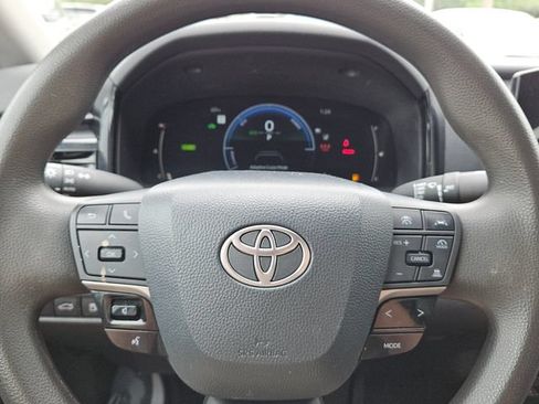Used 2025 Toyota Camry LE FWD image 12
