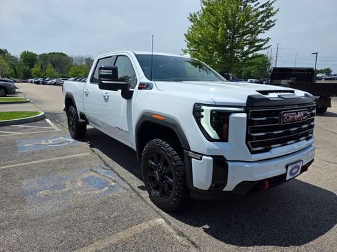 Used 2025 GMC Sierra 2500 AT4 AWD/4WD image 6