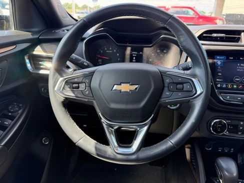 Used 2023 Chevrolet TrailBlazer ACTIV w/ Sun and Liftgate Package FWD image 13