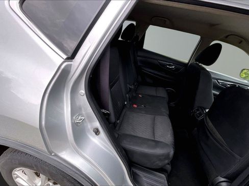 Used 2020 Nissan Rogue SV FWD image 27