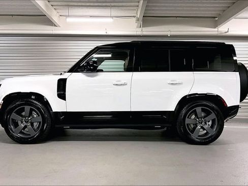 New 2026 Land Rover Defender 110 X-Dynamic SE AWD/4WD image 3