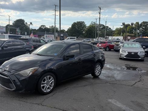Used 2016 Scion iA FWD image 5