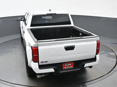 Used 2024 Toyota Tacoma TRD Off-Road AWD/4WD image 39