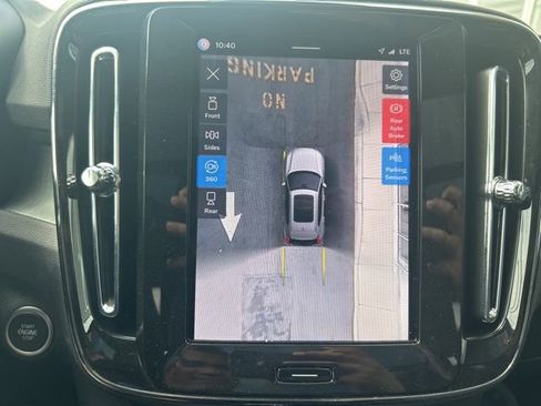 Certified 2025 Volvo XC40 B5 Plus image 23