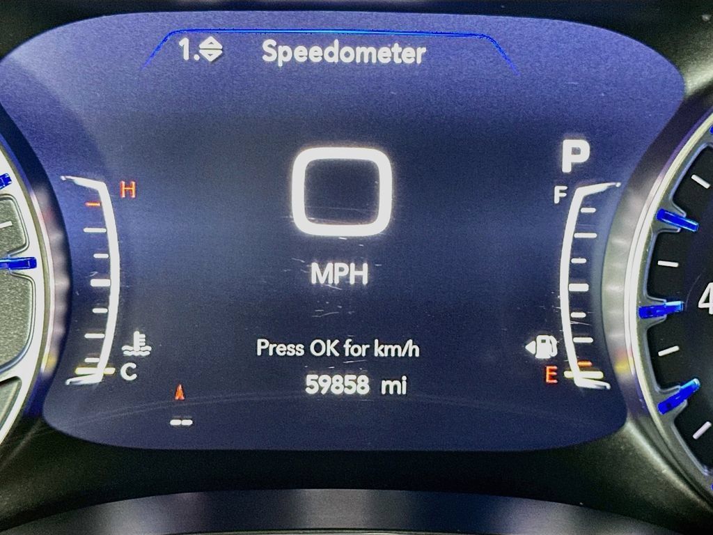 Used 2025 Chrysler Pacifica Select FWD image 15