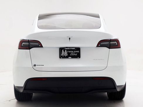 Used 2023 Tesla Model Y Long Range image 8