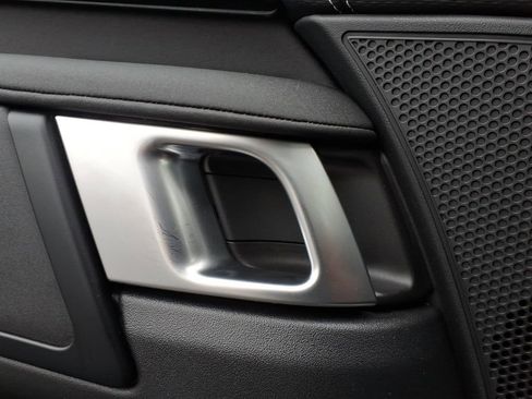 Used 2022 Land Rover Discovery HSE R-Dynamic image 18