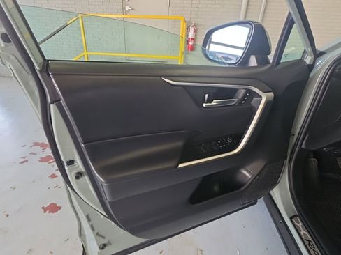Used 2022 Toyota RAV4 XLE Premium AWD/4WD image 10
