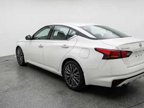 Used 2025 Nissan Altima 2.5 SV image 6