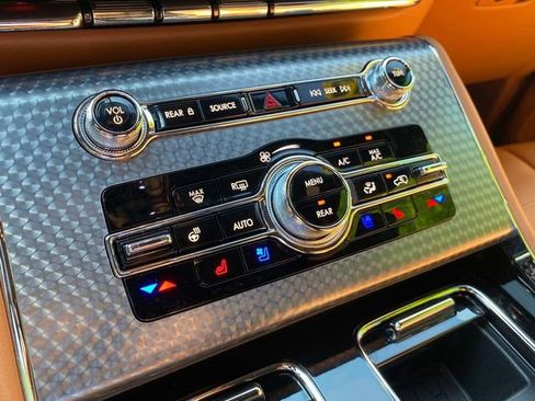 Used 2023 Lincoln Aviator Black Label w/ Class IV Trailer Tow Package AWD/4WD image 26