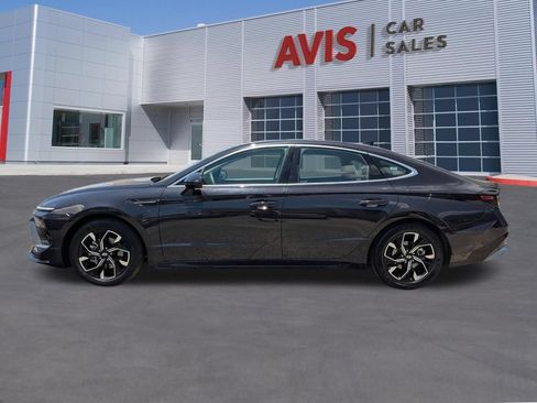 Used 2025 Hyundai Sonata SEL FWD image 2