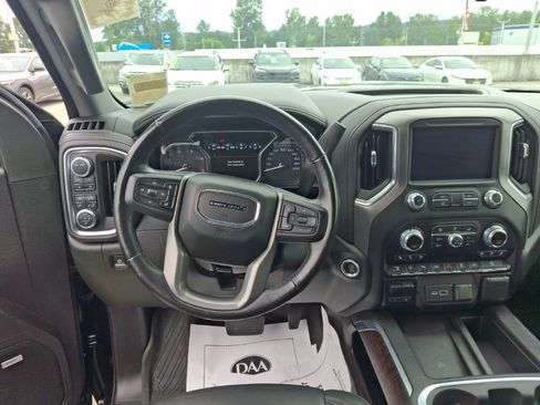 Used 2022 GMC Sierra 3500 Denali w/ Denali Ultimate Package AWD/4WD image 14