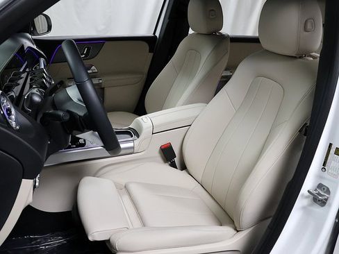 Certified 2025 Mercedes-Benz GLB 250 4MATIC image 12