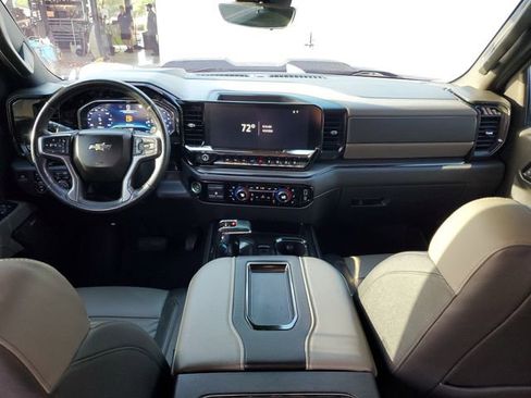 Used 2022 Chevrolet Silverado 1500 ZR2 w/ Technology Package image 12