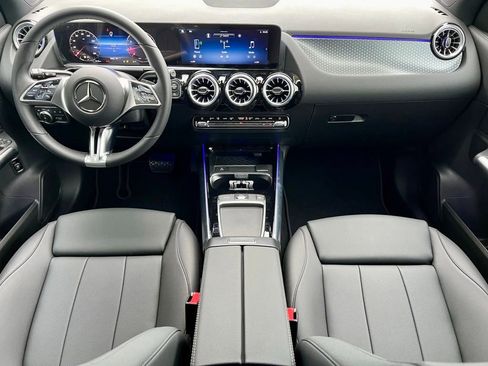 Used 2025 Mercedes-Benz GLA 250 4MATIC image 2