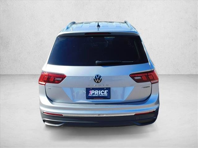 Used 2024 Volkswagen Tiguan SE AWD/4WD image 11