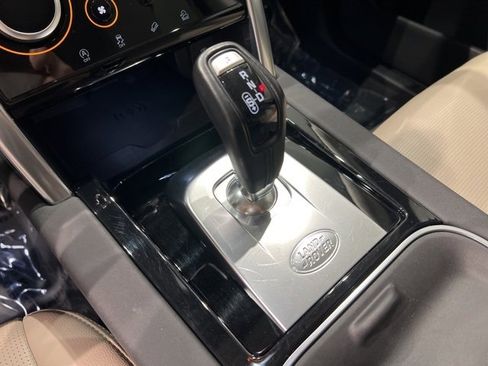 Used 2023 Land Rover Discovery Sport S image 23