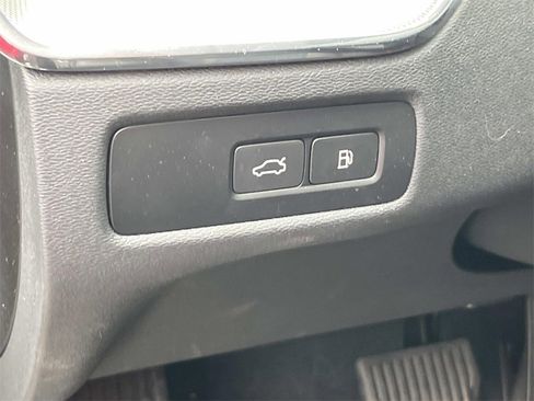 Used 2024 Volvo XC60 T8 Ultimate w/ Protection Package Premier image 23