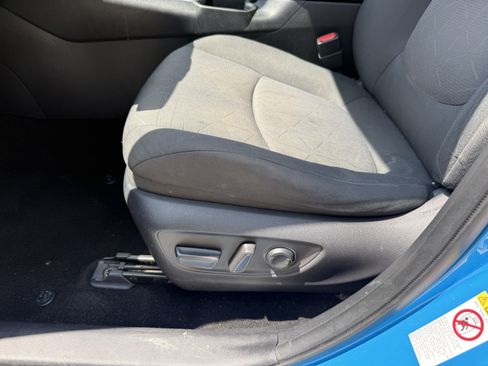 Used 2019 Toyota RAV4 XLE FWD image 29