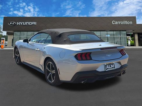 Used 2025 Ford Mustang Premium RWD image 7