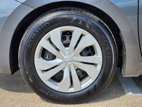 Used 2025 Nissan Versa S w/ Trunk Package image 10