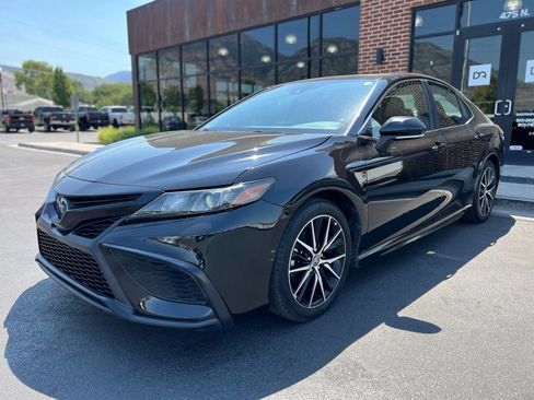 Used 2023 Toyota Camry SE FWD image 8
