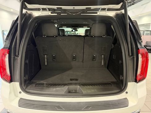 Used 2024 GMC Yukon SLT RWD image 9