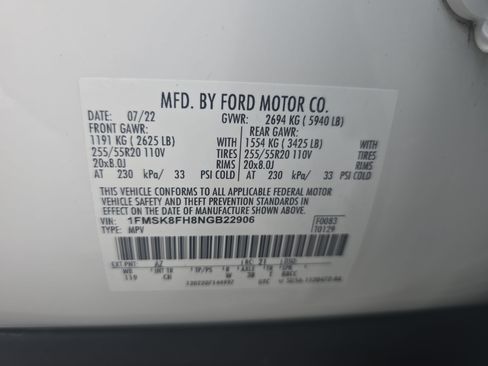 Used 2022 Ford Explorer Limited w/ Equipment Group 301A AWD/4WD image 36