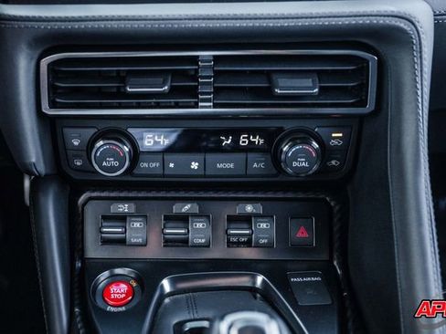 Used 2020 Nissan GT-R Premium w/ Premium Interior Package image 14