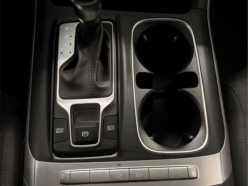 Used 2022 Kia Carnival LX image 23