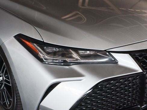 Used 2021 Toyota Avalon Touring w/ Advanced Safety Package FWD image 31