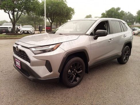 Used 2025 Toyota RAV4 LE image 1