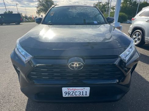 Used 2021 Toyota RAV4 XLE FWD image 2