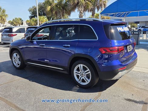 Used 2021 Mercedes-Benz GLB 250 4MATIC w/ Premium Package image 7