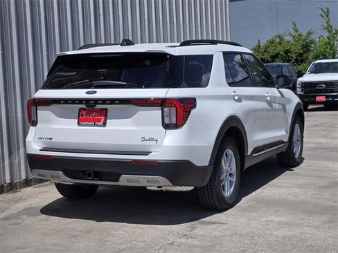 New 2025 Ford Explorer Active w/ Active Comfort Package image 6