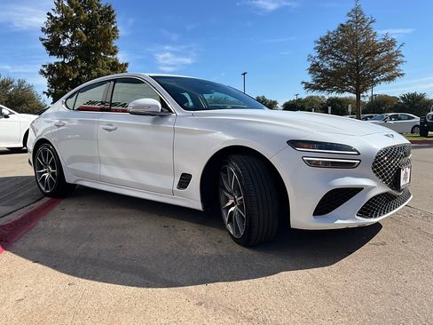 Used 2025 Genesis G70 2.5T image 5